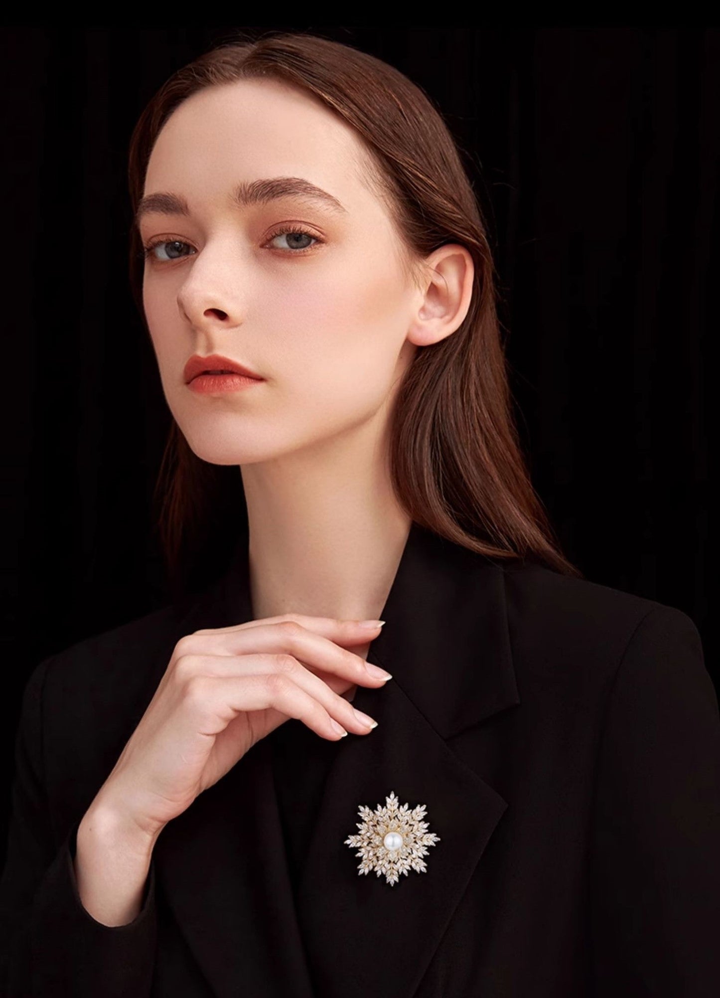 Broche Flocon de Neige avec Perle - Éternelle Paris