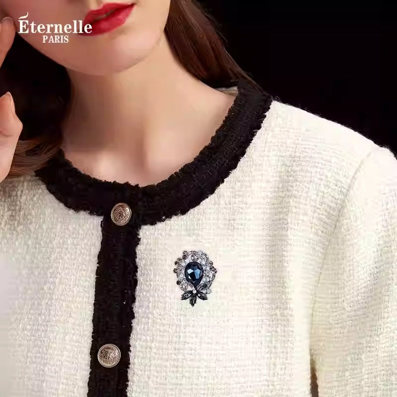 Broche Style Européen avec Cristaux - Éternelle Paris