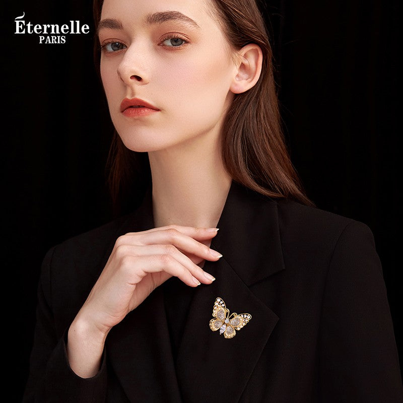 Broche Papillon en Cristal et Perles - Éternelle Paris