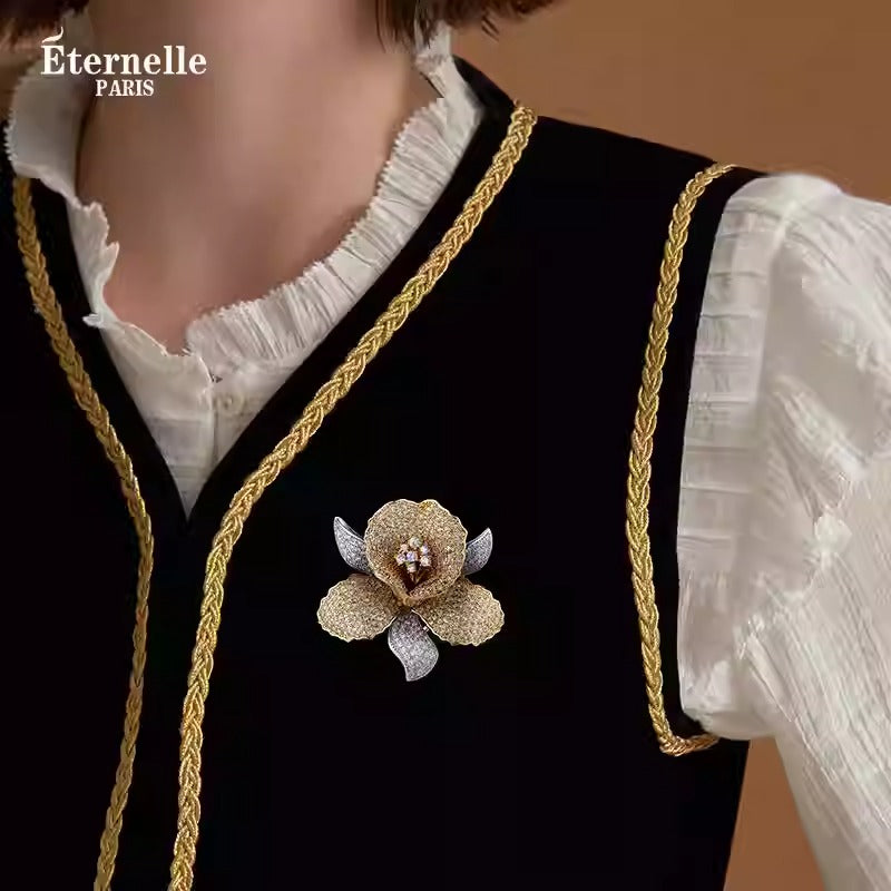 Broche Camélia en Cristaux - Éternelle Paris