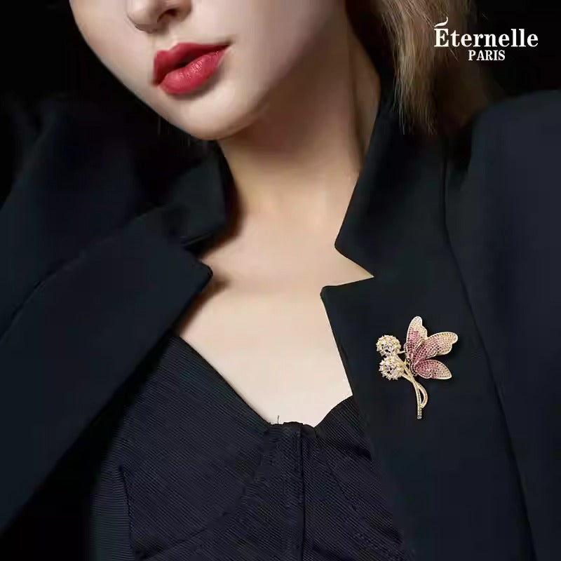 Broche Papillon sur La Fleur - Éternelle Paris